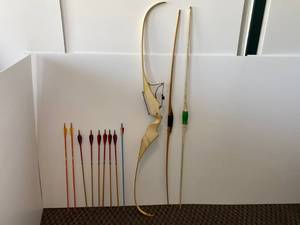 3 vintage recurve bows with 9 wooden arrows