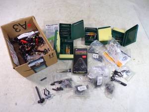 lot 46 image: Nice lot of Miscellaneous Archery Equipment  Accessories