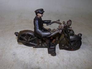 lot 80 image: Cast Iron Harley Davidson w Rider