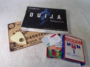 lot 91 image: Vintage Ouija Board and Monopoly Set