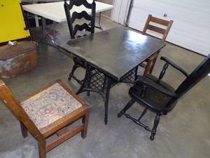 lot 98 image: Black Table and 4 Chairs