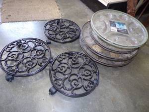 lot 101 image: 7 Rolling Plant Stands