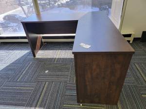 69 in x 70 in x 28 in Contemporary L Shaped Desk No Drawers (Like New) II