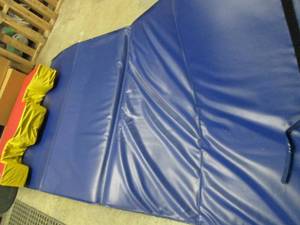 lot 10 image: Floor Mat plus misc Items...