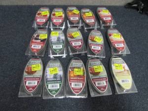 lot 52 image: 15 Yankee Candle Assorted Fragrance...