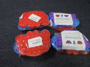 lot 80 image: 4- 3pks PopIt Toys...