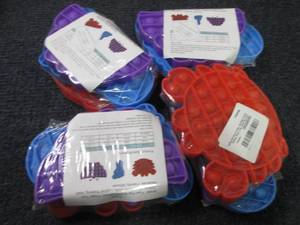 lot 87 image: 4- 3pks PopIt Toys...
