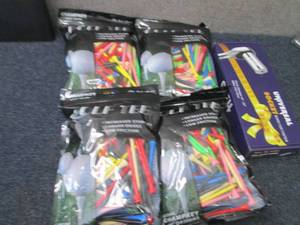 lot 159 image: 4 pks Colored Golf Tees, Universal ...