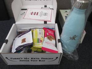 lot 206 image: Keto Snack Box, 22 oz insulated Wat...