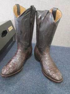 lot 232 image: Ferrini Caiman Body Round-Toe Boots...