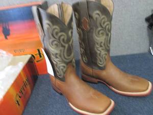 lot 236 image: FERRINI MENS MAVERICK COWBOY BOOTS...