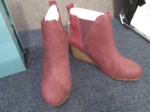 lot 257 image: TOMS Womens Kelsey Wedge Bootie Si...