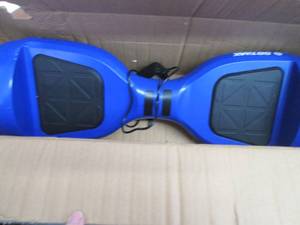 lot 266 image: GlareWheel 200-Watt 36V Hoverboard ...