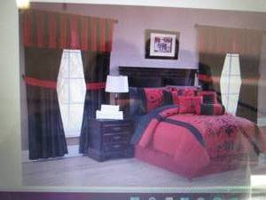 lot 275 image: Cassandra 30-Pc. Bedroom Super Set ...
