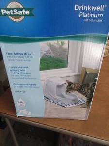 lot 289 image: PetSafe Drinkwell Platinum Pet Foun...