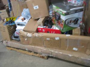 lot 381 image: Pallet of Unclaimed Items & Items w...