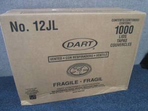 lot 395 image: Case of 1000 Dart Vented Lids Retai...