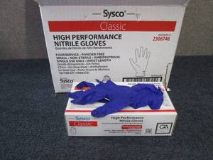 lot 399 image: Case of 10-100ct Boxes Sysco High P...