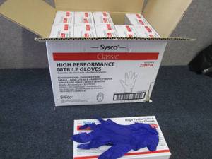 lot 403 image: Case of 10-100ct Boxes Sysco High P...