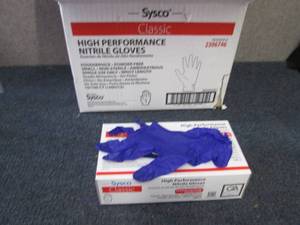 lot 404 image: Case of 10-100ct Boxes Sysco High P...