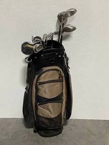 lot 26 image: Golf Clubs and Bag