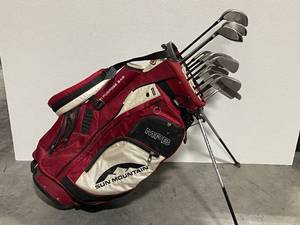 lot 28 image: Golf Clubs and Bag