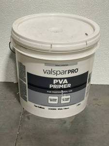 lot 59 image: Valspar Pro Primer