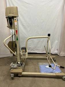WOW Super Nice ARJO MAXILIFT 500lb Capacity Patient Lift wScale &amp Battery Charger Lifts From The Floor -Great Working Condition