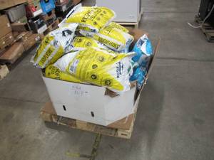 lot 707 image: Pallet of 1550 lbs Diamond Crystals Solar Naturals Salt Crystals for Water Softeners
