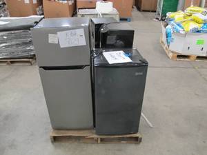 lot 709 image: Pallet of tested bad - Not Cooling - FridgesWater Dispensers