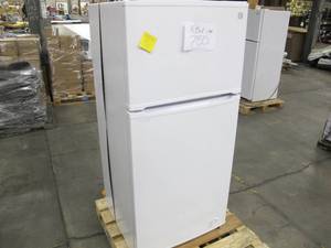 lot 755 image: AS-IS Kenmore 111.60512912 Refrigerator - Turns On, Doesnt Cool.