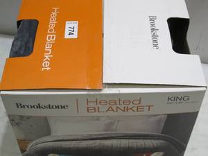 lot 774 image: Brookstone Gray- Heated Blanket Dual Zone Warming King Size 100 X 90