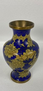 lot 152 image: Four Vintage Cloisonne Asian Vases