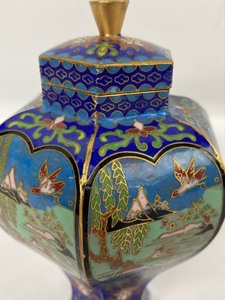 lot 153 image: Four Vintage Miniature Cloisonne Asian Vases
