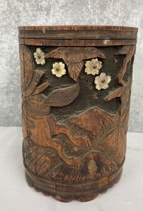 lot 163 image: Antique Chinese Carved Wood Brush Pot