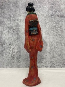 lot 173 image: Lovely Geisha Statue