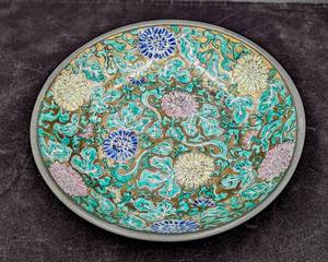 lot 125 image: Japanese Porcelain Ware Bowl Decorated in Hong Kong