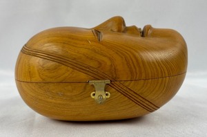 lot 228 image: Vintage Wood Carved Japanese Noh Theater Face Mask Box