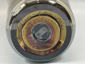 lot 277 image: Richard Gibbons Satava Studios Signed Art Glass Vase- Art Nouveau Style- 1983