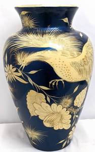 lot 258 image: Large Standing Hand Painted Pottery Urn - Birds on Cobalt Blue Background