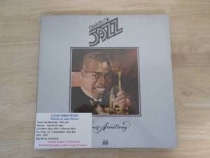 lot 1 image: Louis Armstrong  Giants Of Jazz Series - 1979 - 3 LP Set