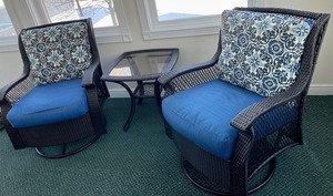 lot 2 image: Backyard Creations Table and 2 Chairs