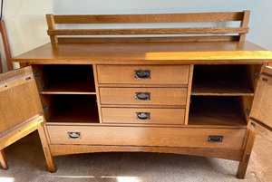 lot 5 image: Arts and Crafts Style Console Cabinet or Buffet Server
