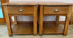 lot 9 image: Pair of Excellent End Tables
