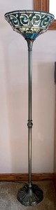 lot 8 image: Sensational Stained Glass Floor Lamp