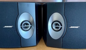 lot 12 image: Pair of Bose 201 V Speakers