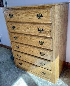 lot 15 image: Charming Chest of Drawers