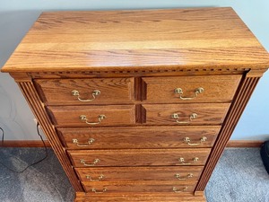 lot 19 image: Very Nice Bedroom Chest of Drawers
