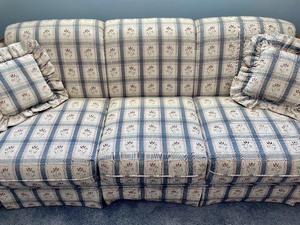 lot 132 image: Elizabeth Hall Premier Collection Sofa