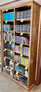 lot 264 image: Wooden Bookshelf with Adjustable Shelves (books not included)